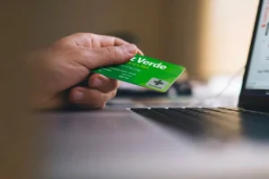 pagar sin clave tarjeta cruz verde