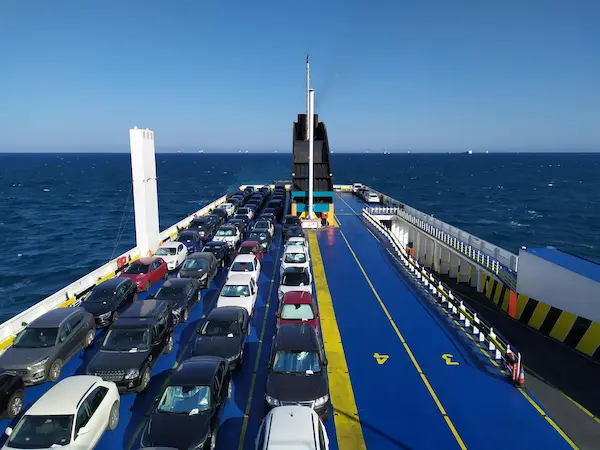 Transporte marítimo de vehículos procesos, ventajas y claves operativas