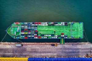 Transporte marítimo de vehículos procesos, ventajas y claves operativas